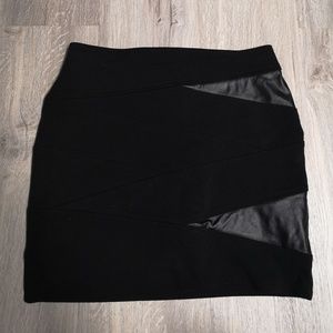Black Faux Leather Skirt (Lg)